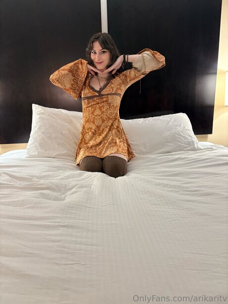 Arikaritv model pretty gallery