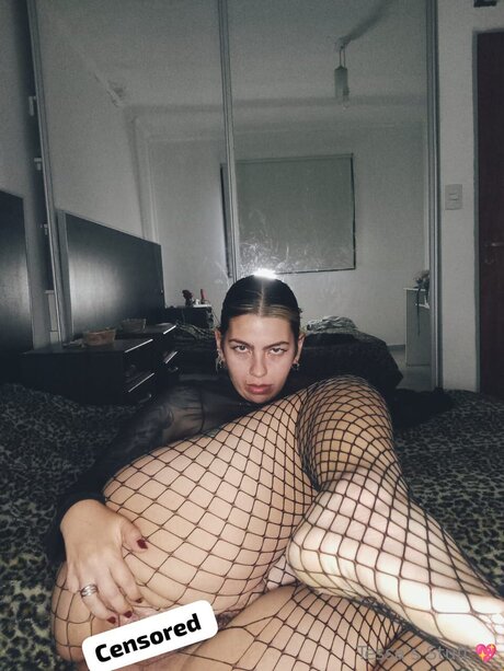 Curvy Tess model art pictures