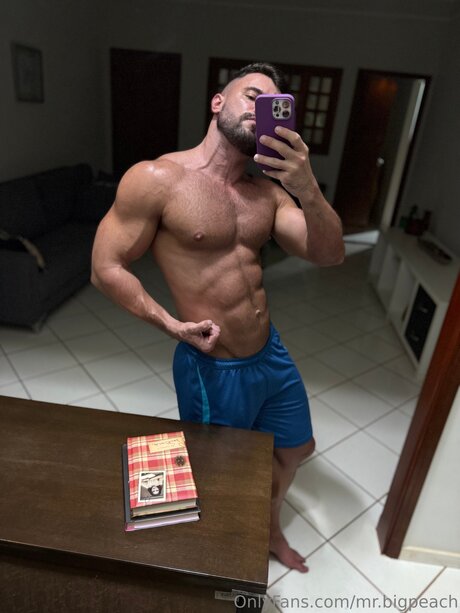 Mr Bigpeach star sexy gallery