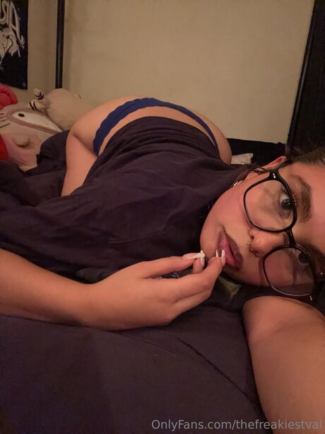 Thefreakiestval adult model pics