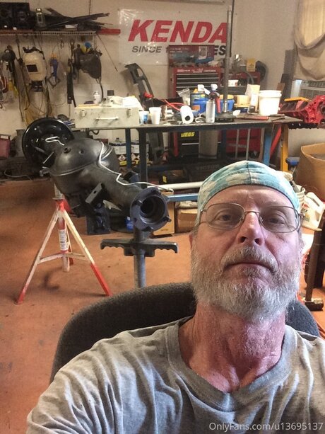 U13695137 nice model pic