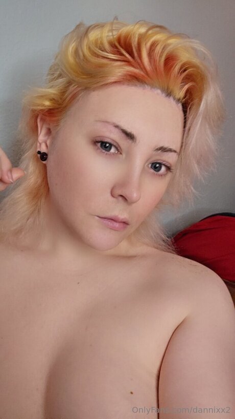 Dannixx2 hot model images