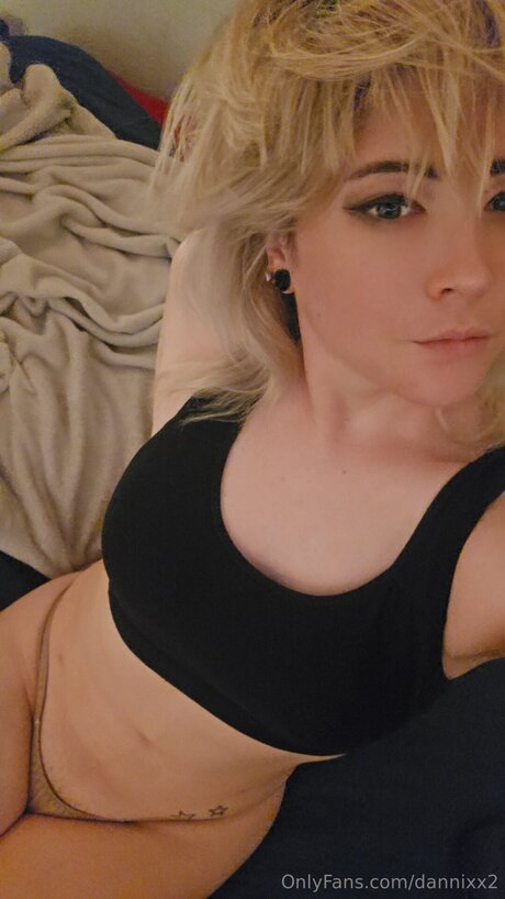 Dannixx2 pornstar hot picture