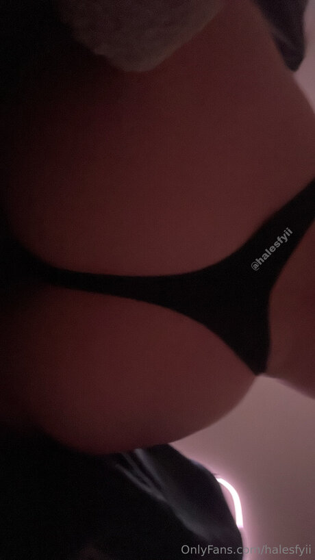 Halesfyii pornstar high quality images