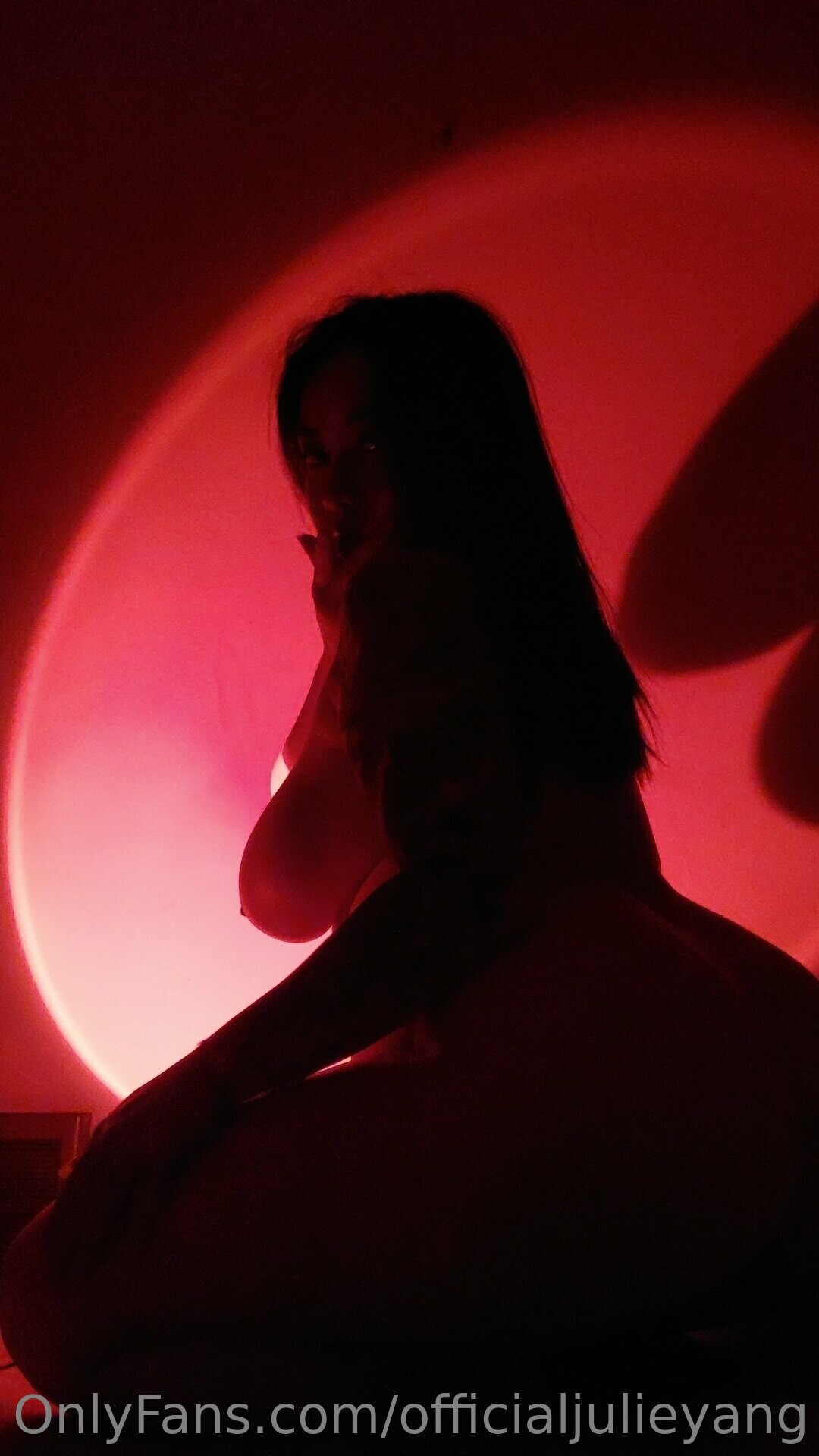 Officialjulieyang nude model images