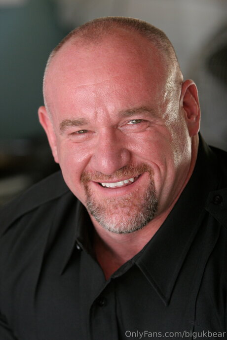 Bigukbear sex star img