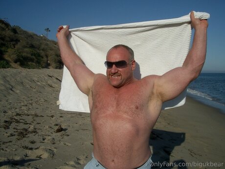 Bigukbear model hot pic