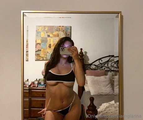 Iamgianna star pornographic image