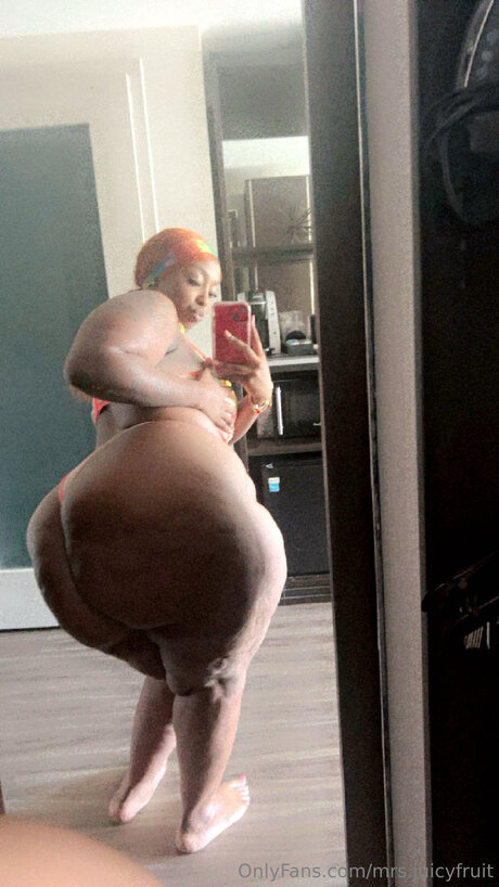 Mrs Juicyfruit star naked gallery
