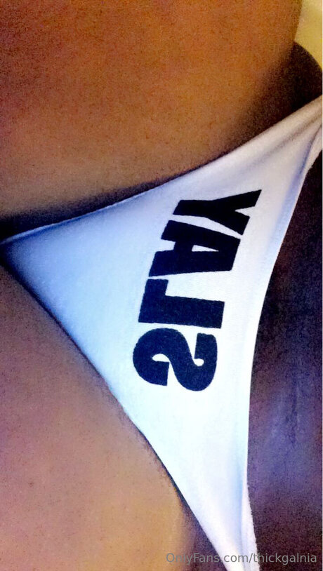 Mrs Juicyfruit nude star pic