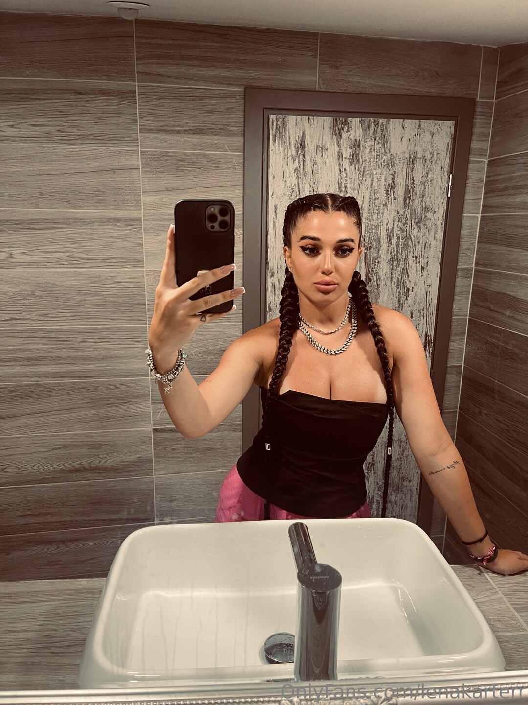Jenniferluxe pretty actress photo