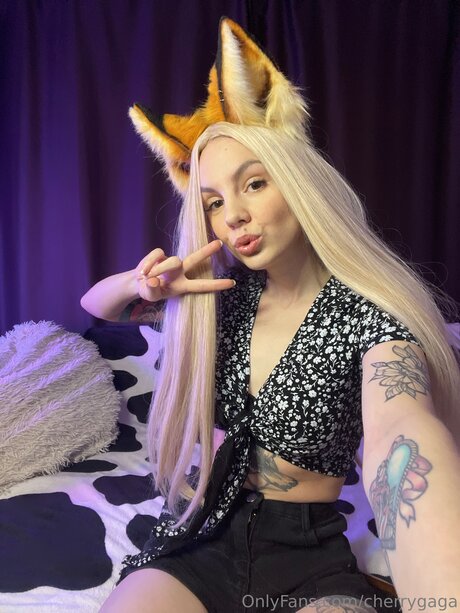 Cherrygaga model exclusive pic