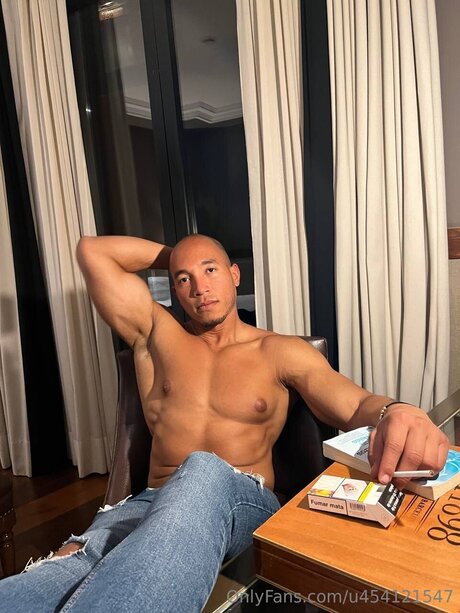 slim onlyfans xxx photos