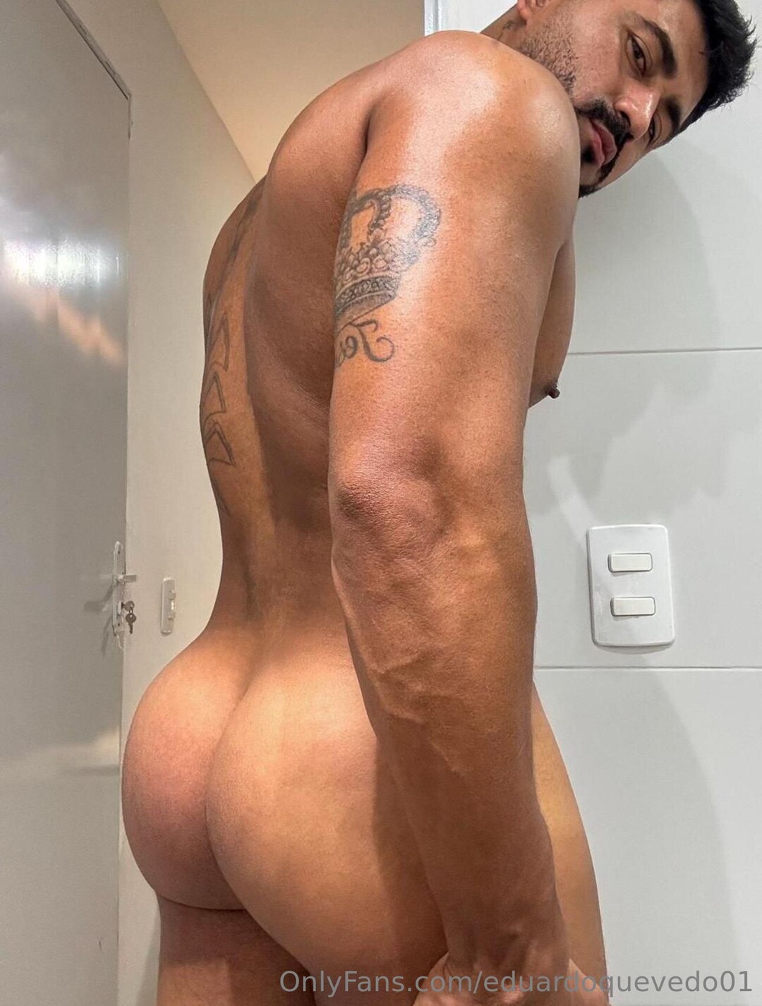 Eduardoquevedo01 model best img