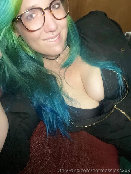 Hotmessjessxxx adult model pictures