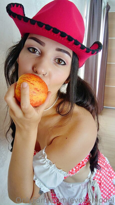 Evokemodel pretty pornstar images