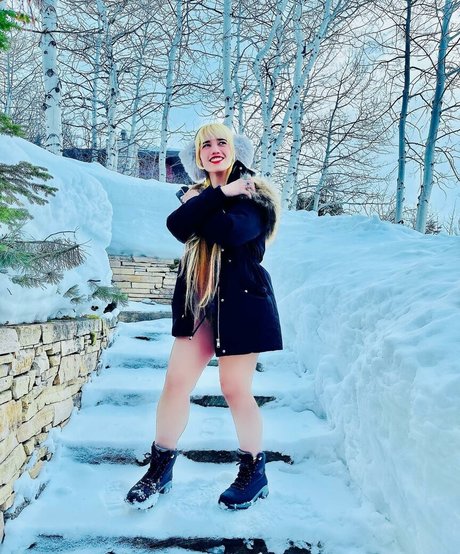 Windy Girk pornstar hot images