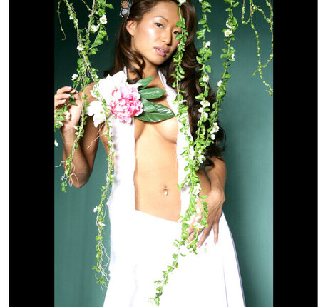 Gail Kim model high quality img