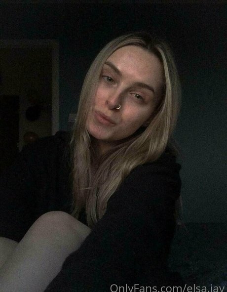 Elsa Jay pornographic star pics