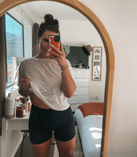 nzgirl97 exclusive star image