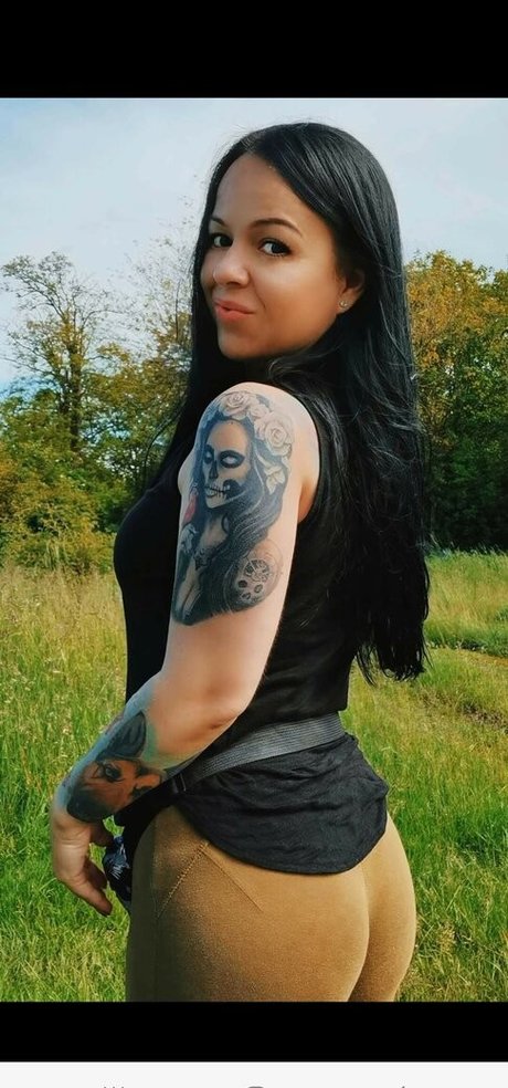 Magyar Milfek naked pornstar picture