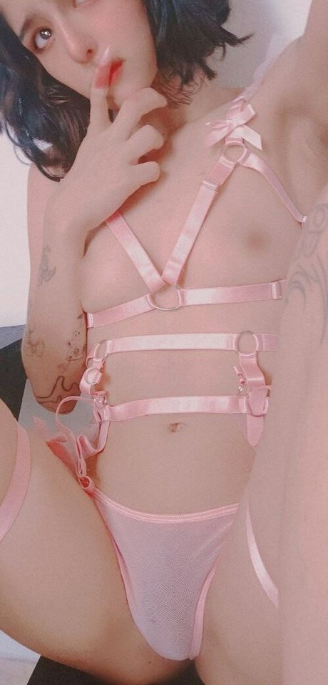 Loolizinhareal nudes model img