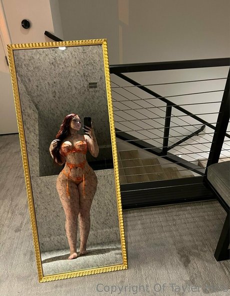 realtaylerhills sex model pic