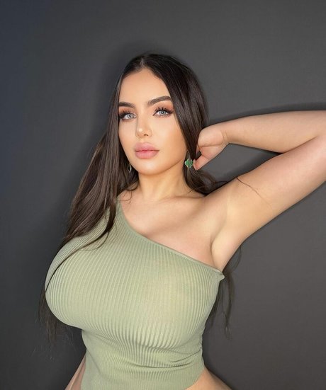 Noure Sahli star hd images