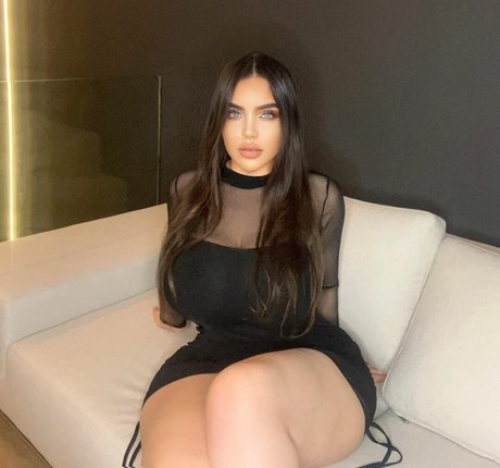 Noure Sahli star erotic image