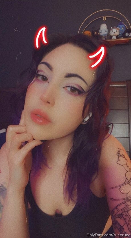 rueeruee pornstar pretty photos