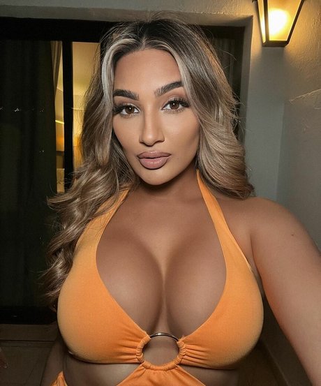 simmykk pornstar pretty img