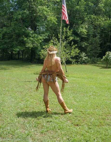 pandapaws022 hot model photos