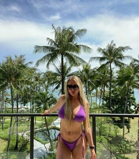 aprilsummersvip star nude photo