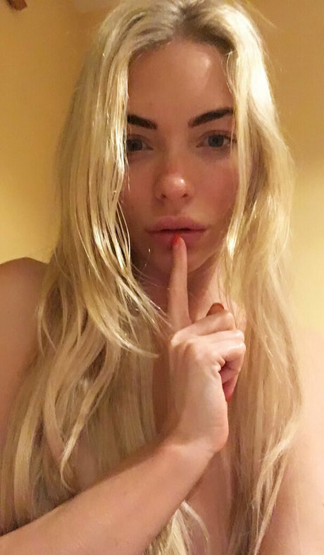 aprilsummersvip star erotic photo