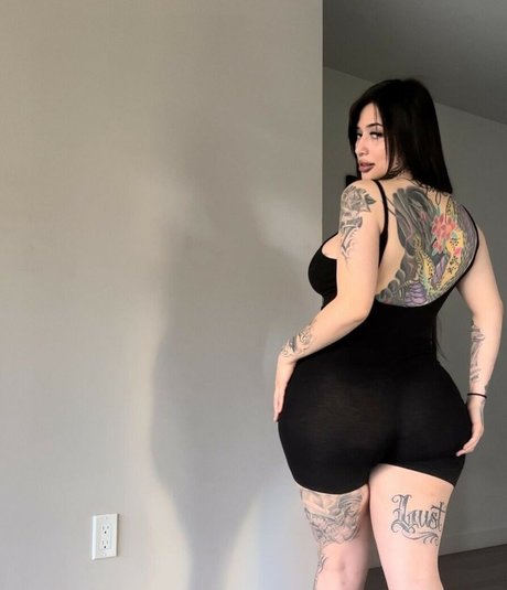 Luzcmun pornographic model img