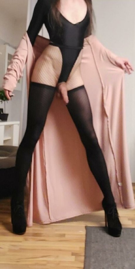 justMiia free actress galleries