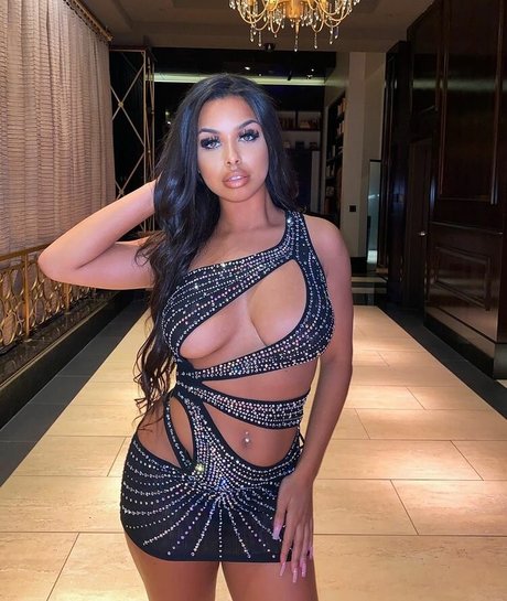 Amira Khalil model art archive