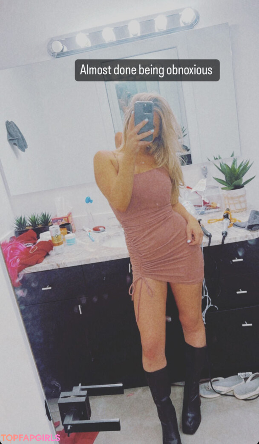 Sara Civian star naked images