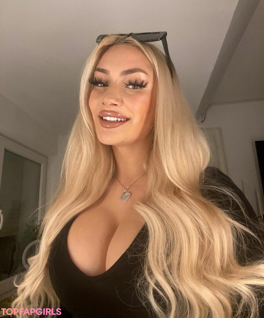 lu isaa art pornstar picture