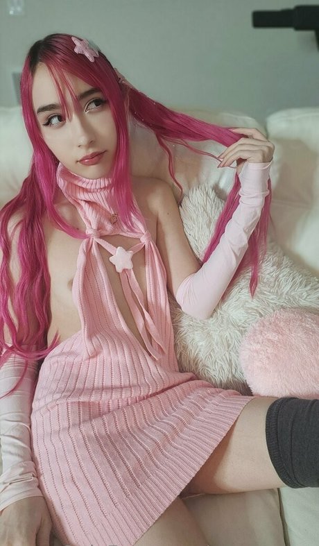 atruemess erotic model photo