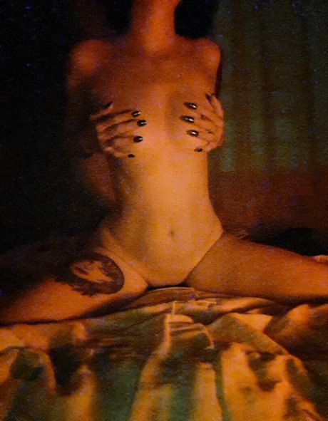 Darkersidejewel erotic actress photos