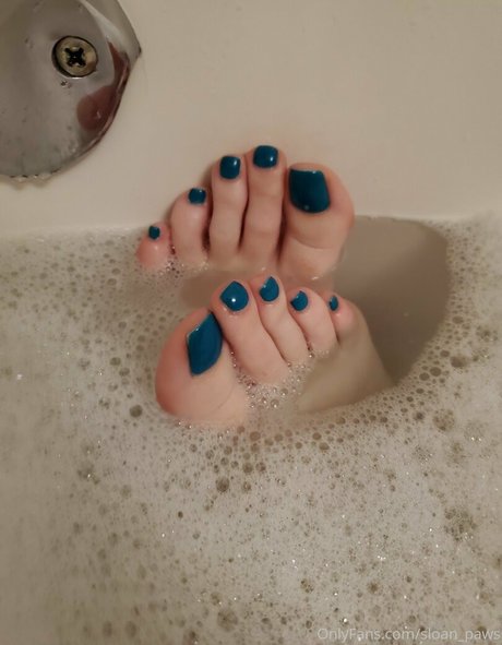 sloan paws nice model photo