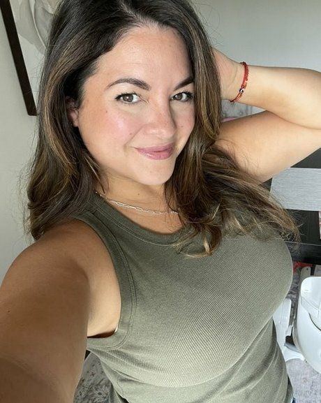 Bella Paz pretty pornstar archive