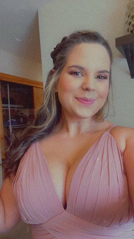 HipsandDips star sexy pic