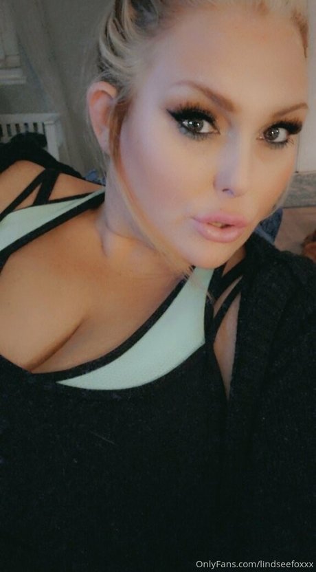 lindseefoxxx star erotic archive