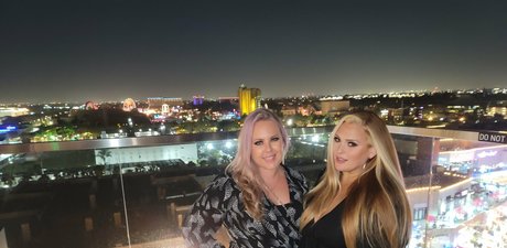 lindseefoxxx nude model galleries