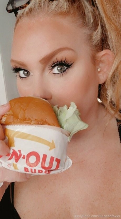 lindseefoxxx beautiful model archive