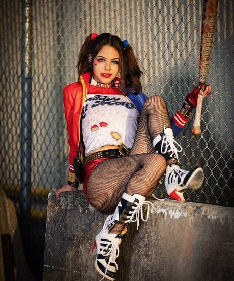 SnarkyJayCosplay top profile image