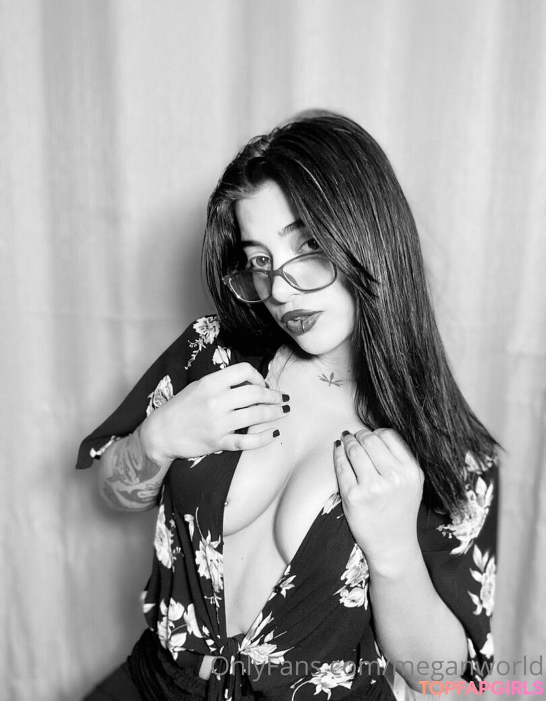 meganworld pornstar naked pic
