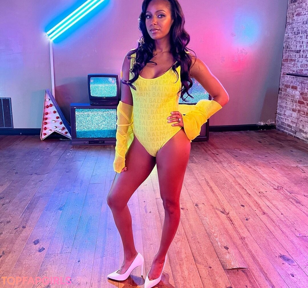 Brandi Rhodes perfect model pic